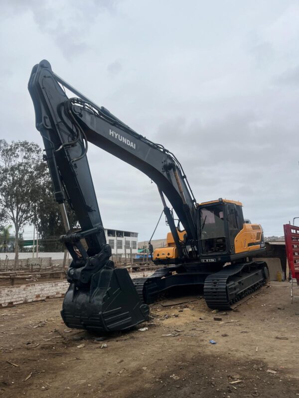 Excavadora Hyundai HX300 (2017) STOCK TELF 919184844